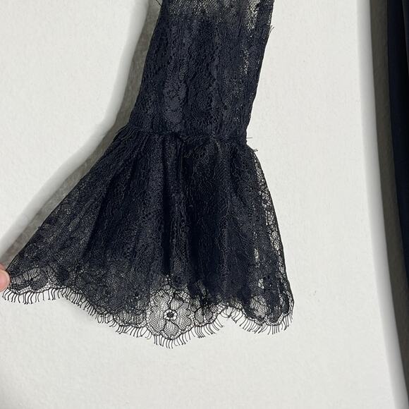 David Meister LBD Lace Bell Sleeve Dress - Picture 3 of 8